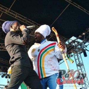 Sizzla Kalonji, Ras Shiloh, Rebel Salute, 2013, Jamaica, live on stage during concert